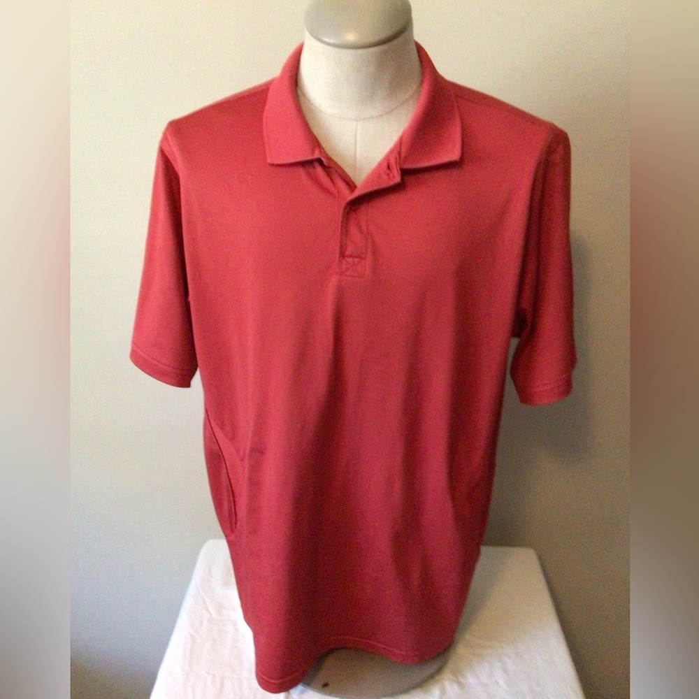 🌷2/$15 Artengo men’s golf shirt. Size X-large.